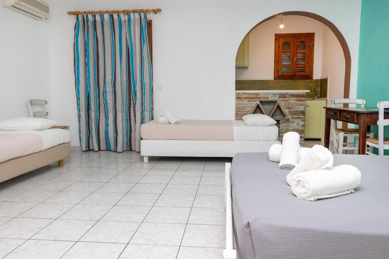 Naxos City Depis Economy Studios & Apartments מראה חיצוני תמונה